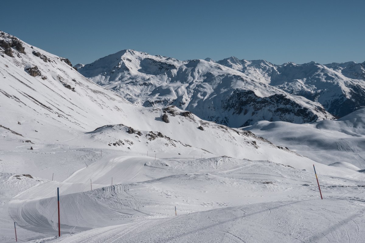 Coupierte Abfahrten am Schlepplift Vallatscha