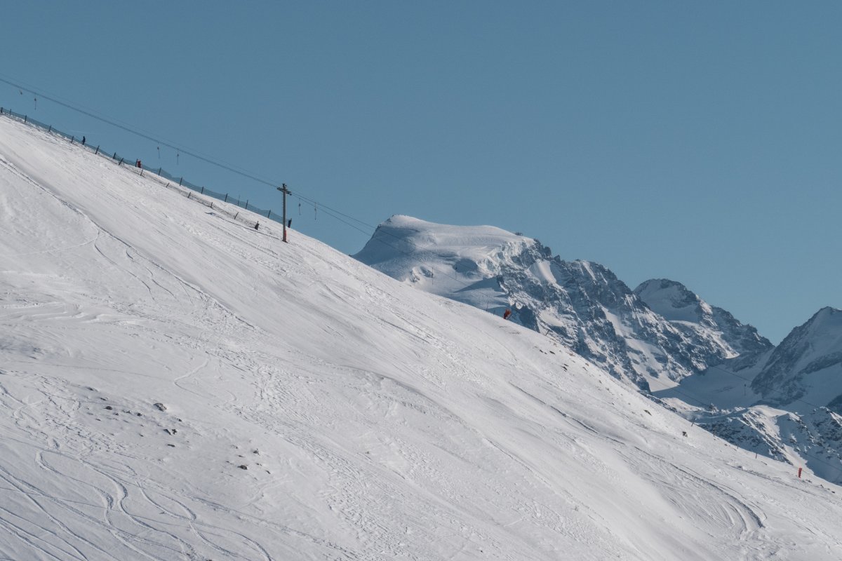 Schlepplift Alp da Munt-Minschuns mit Ortler, Januar 2022