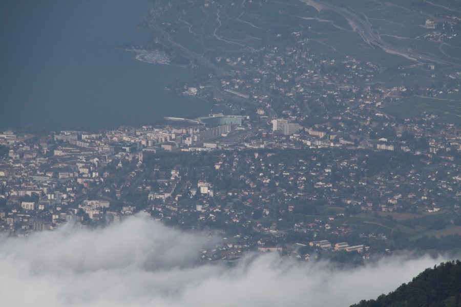 Blick von den Rochers de Naye auf Vevey, August 2011