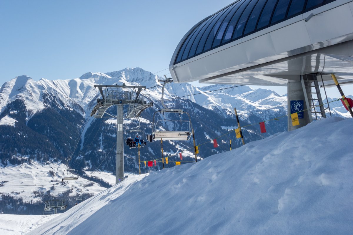 Bergstation der Sesselbahn Vella-Triel, Februar 2018