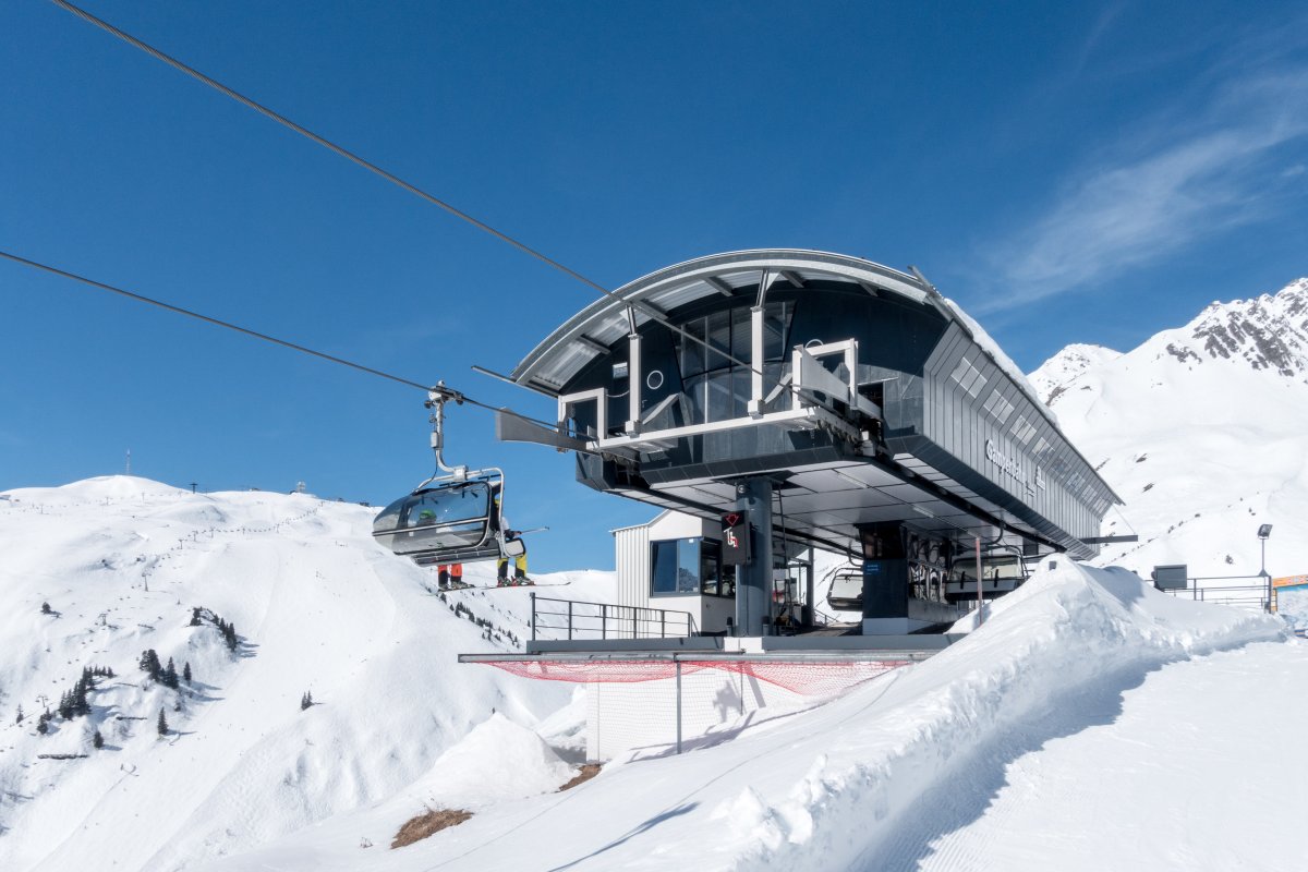 Bergstation der Sesselbahn St. Anton-Gampen, März 2019
