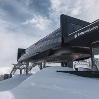 Bergstation der Sesselbahn Spitzeck, März 2023