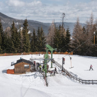 Talstation des Schlepplifts Priedröf, März 2023