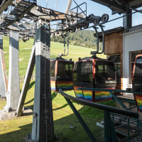 Talstation der Gruppenumlaufbahn Fieberbrunn-Streuböden, September 2023