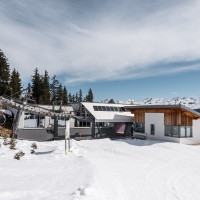 Talstation der Sesselbahn Alblitt, März 2025