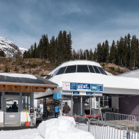 Talstation der Sesselbahn Alblitt, März 2025