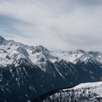 Ausblick auf das Paznauntal von der Sesselbahn Alblitt, März 2025