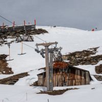 Bergstation des Schlepplifts Alblitt, März 2025