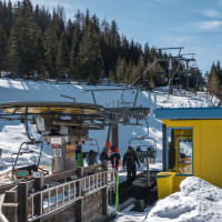 Talstation der Sesselbahn Königswiese, März 2023