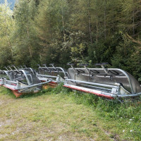 Alte Sessel der Sesselbahn Wurtenkees, September 2025