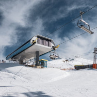 Bergstation der Sesselbahn Zeinis, März 2025