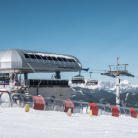 Bergstation der Sesselbahn Grafenberg, März 2023