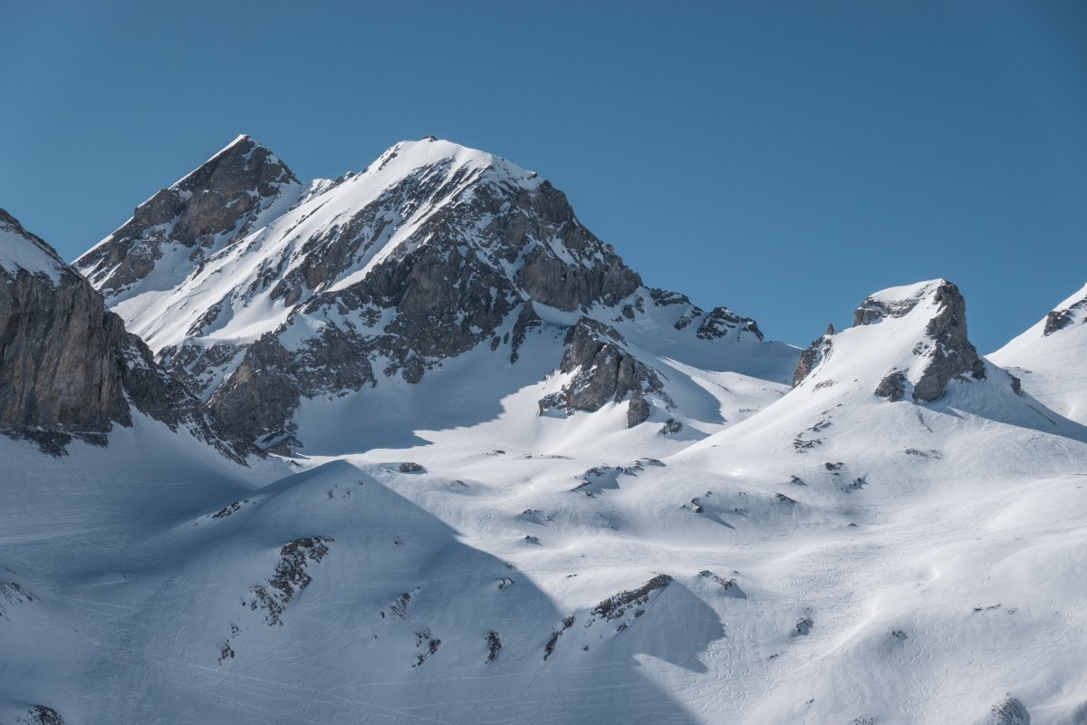 Blick zum Grand Chavalard oberhalb von Ovronnaz, März 2022