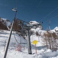 Bergstation des Schlepplifts Baby Jorasse, März 2022