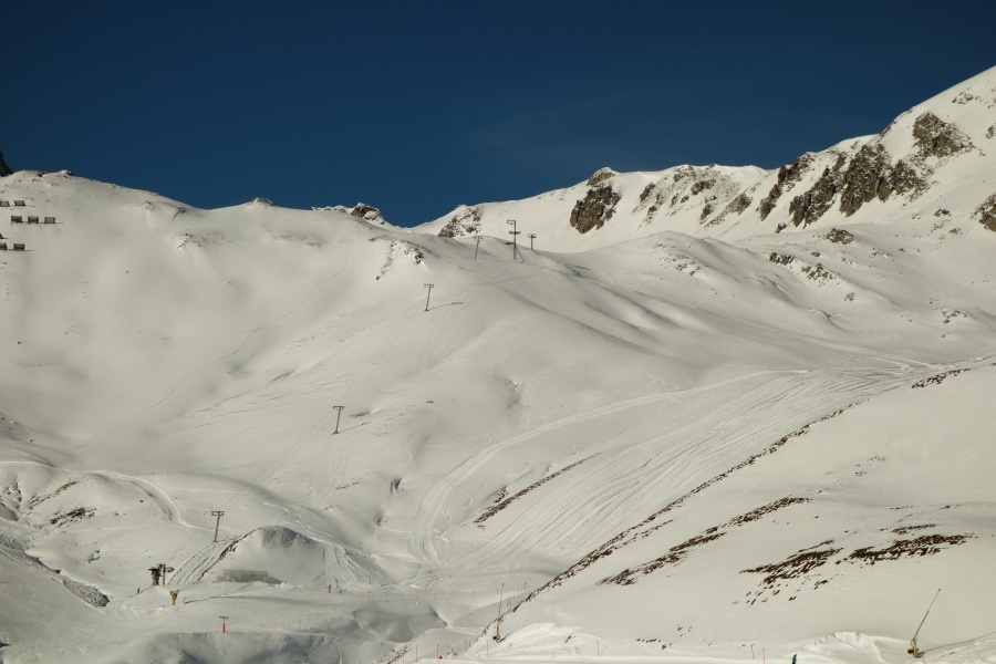 Noch geschlossen und nicht aufgebügelt, der Schlepplift Seetäli, November 2013