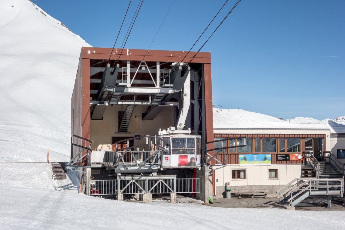 Talstation der Luftseilbahn Parsennhütte-Weissfluhjoch, Februar 2019