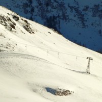 Blick zum Schlepplift Parsennmäder, ursprünglich erbaut von der Firma Oehler, aber ziemlich stark von Garaventa modernisiert, November 2013