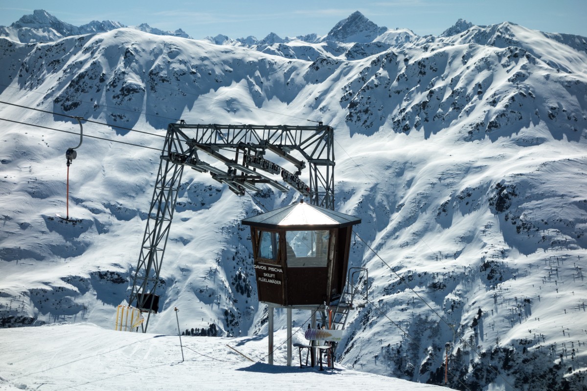 Einsamer Liftwart am Schlepplift Flüelamäder