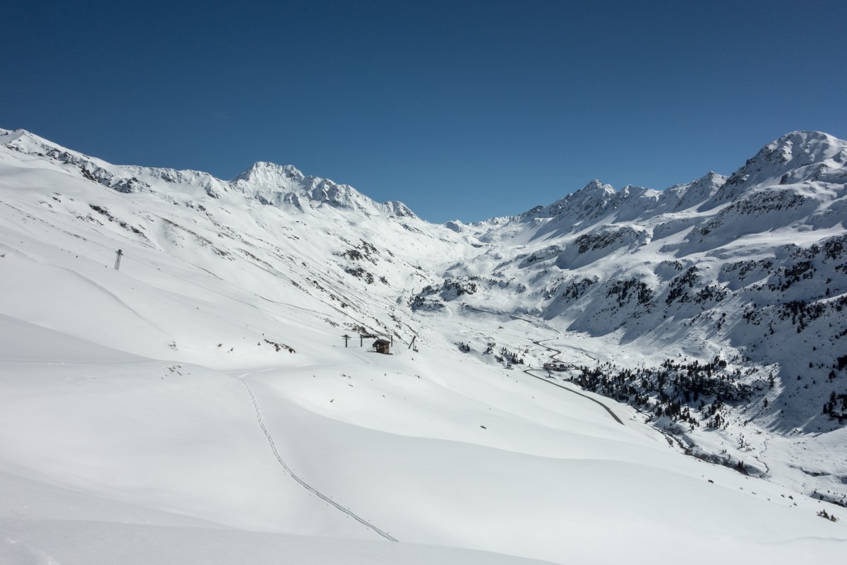 Talstation des Schlepplifts Mittelgrat, März 2015