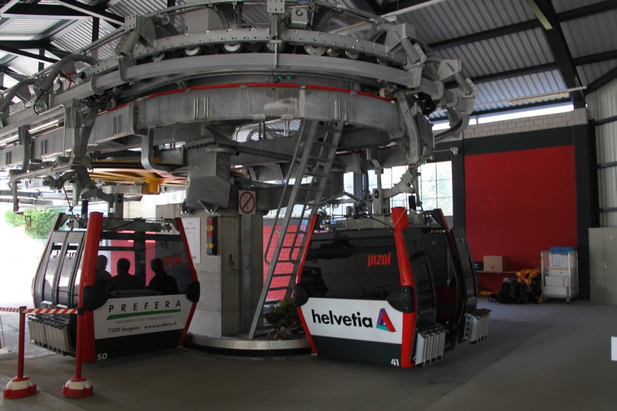 Talstation der Kabinenbahn Wangs-Maienberg-Furt, Oktober 2011