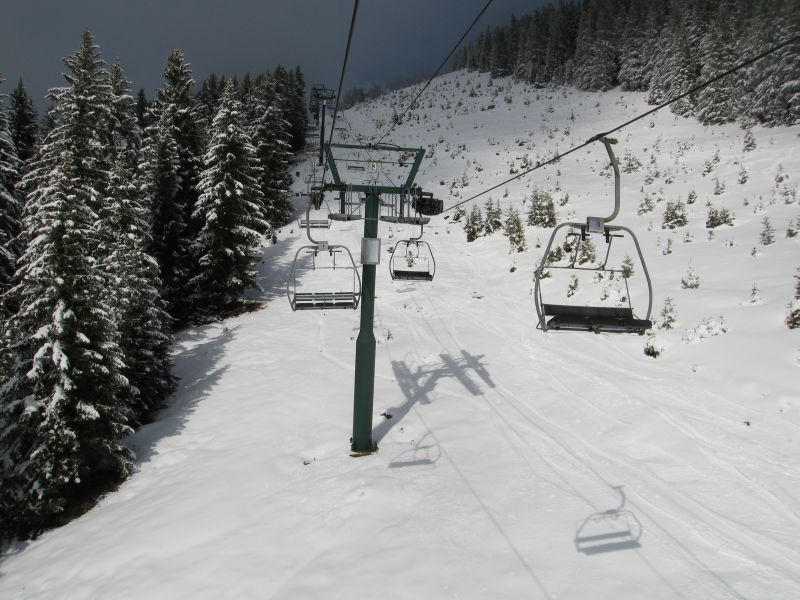 Die Bahn liegt vollständig auf französischem Boden, die beiden Schweizer Skigebiete Torgon und Morgins sind also nur über Frankreich zu erreichen, März 2008
