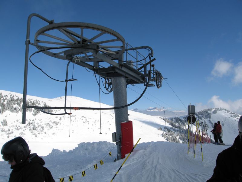 Bergstation Schlepplift Contrabandiers, vermutlich nachgerüstet, März 2008