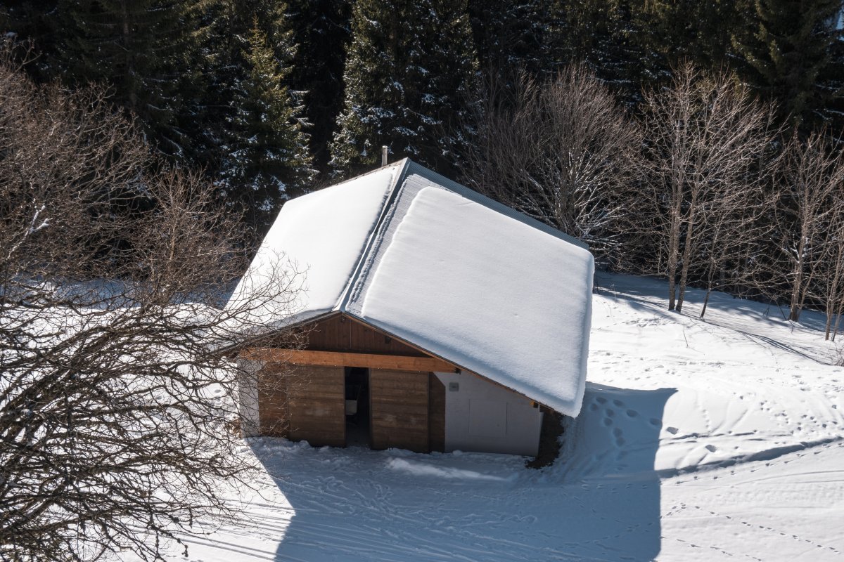 Talstation der ehemaligen Sesselbahn Les Têtes-Bec du Corbeau, Februar 2023