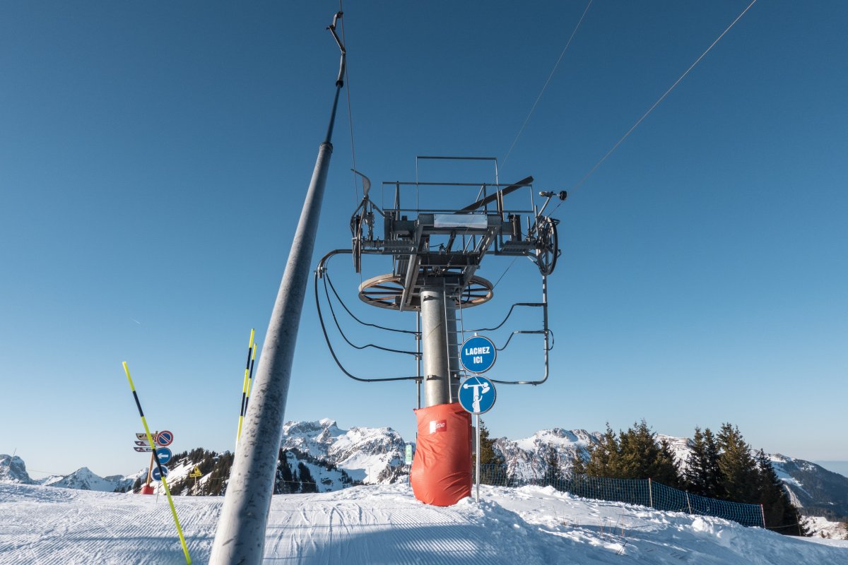 Bergstation des Schlepplifts Contrebandiers, Februar 2023