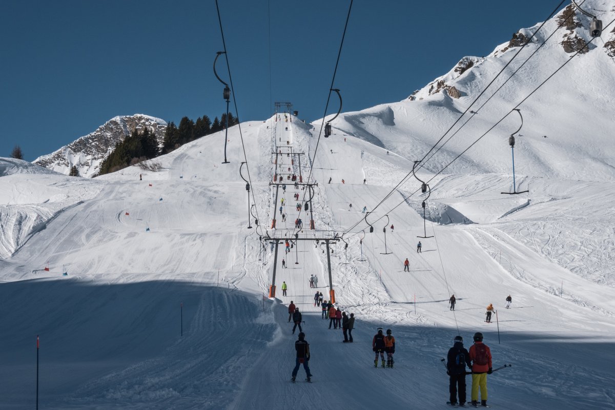Doppelschlepplift zum Col de Ripaille mit schön coupierten Pisten