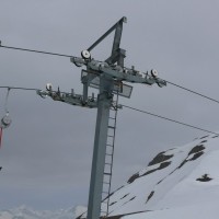 Schlepplift Fleschboden. Interessant sind die oft bei Müller zu findenden Rollen, die den Auflagedruck des Seils erhöhen, April 2009