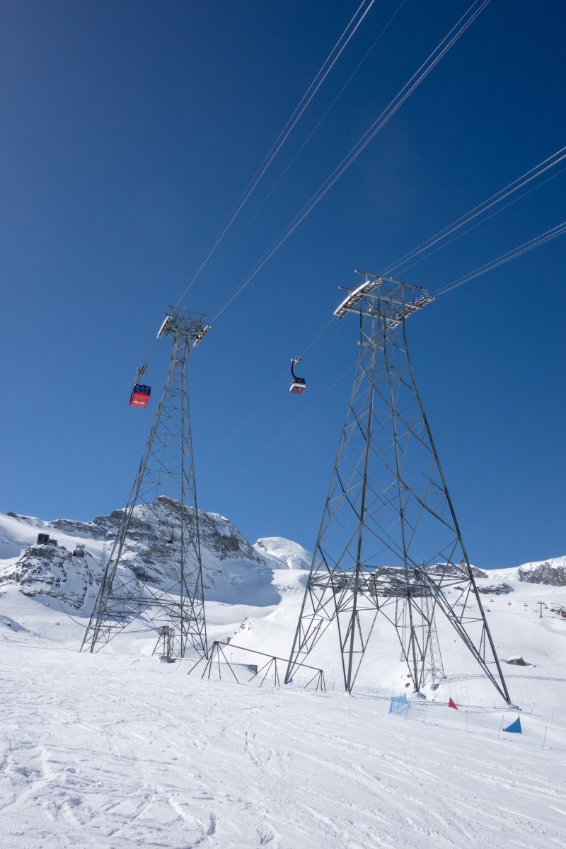 Luftseilbahn Saas Fee-Felskinn und Kabinenbahn Maste 4-Felskinn (Alpinexpress), April 2018