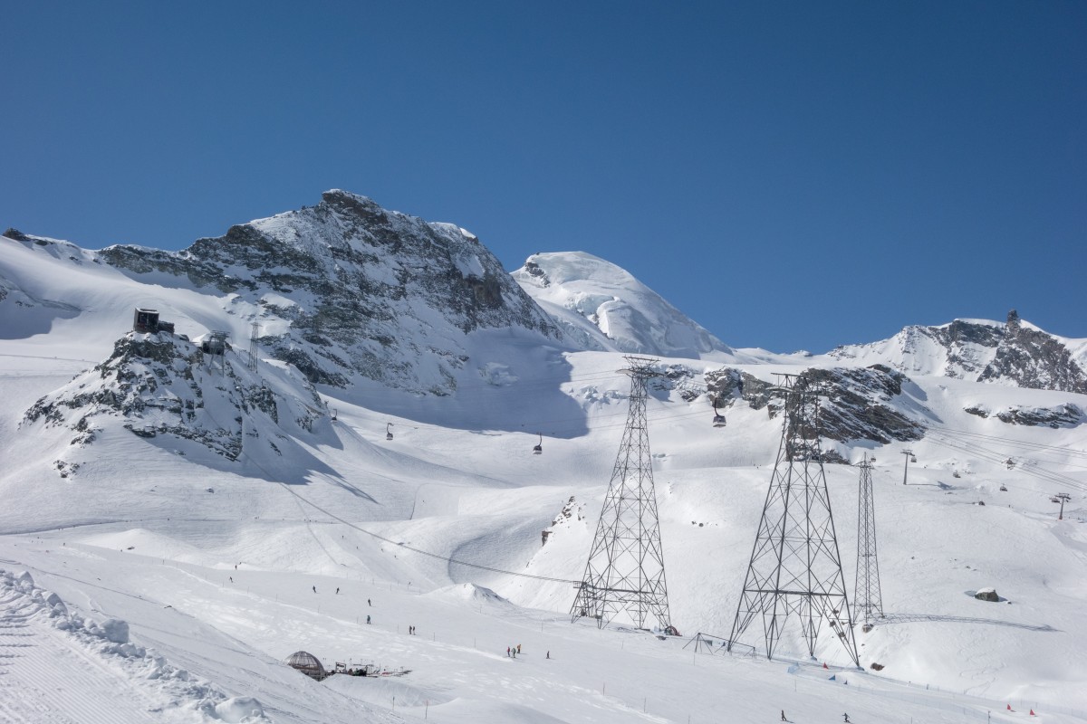 Luftseilbahn Saas Fee-Felskinn und Kabinenbahn Maste 4-Felskinn (Alpinexpress), April 2018