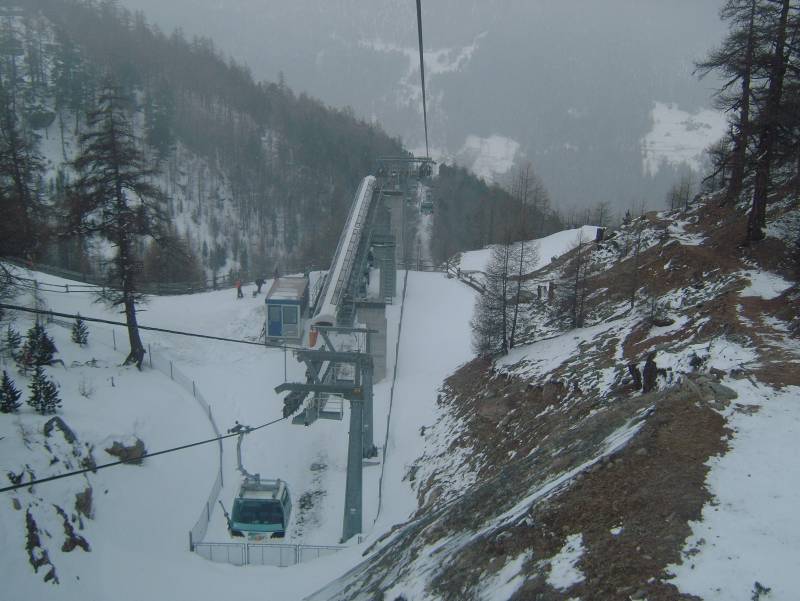 Kabinenbahn Saas-Grund-Kreuzboden, April 2006
