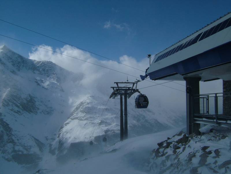Bergstation der Kabinenbahn Saas-Fee-Plattjen, April 2006
