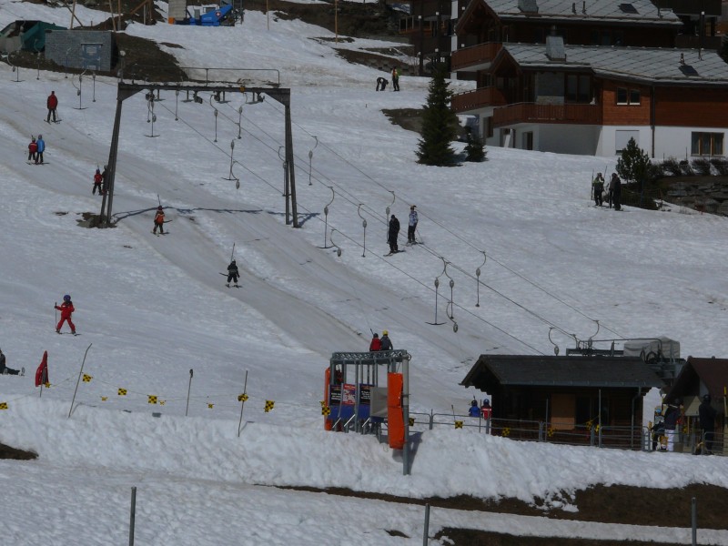 Zwei weitere Baco-Schlepplifte namens Stafelwald findet man wenige Meter weiter, April 2009