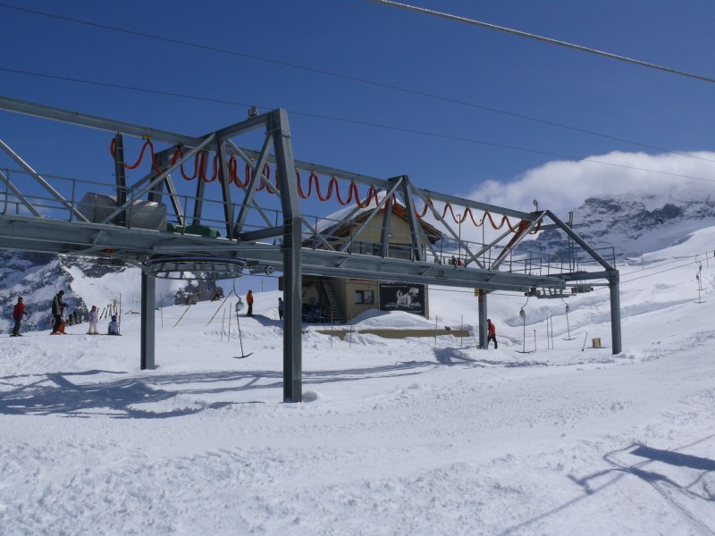 Talstation Schlepplift Panoramaplatz mit Abspannung, April 2009