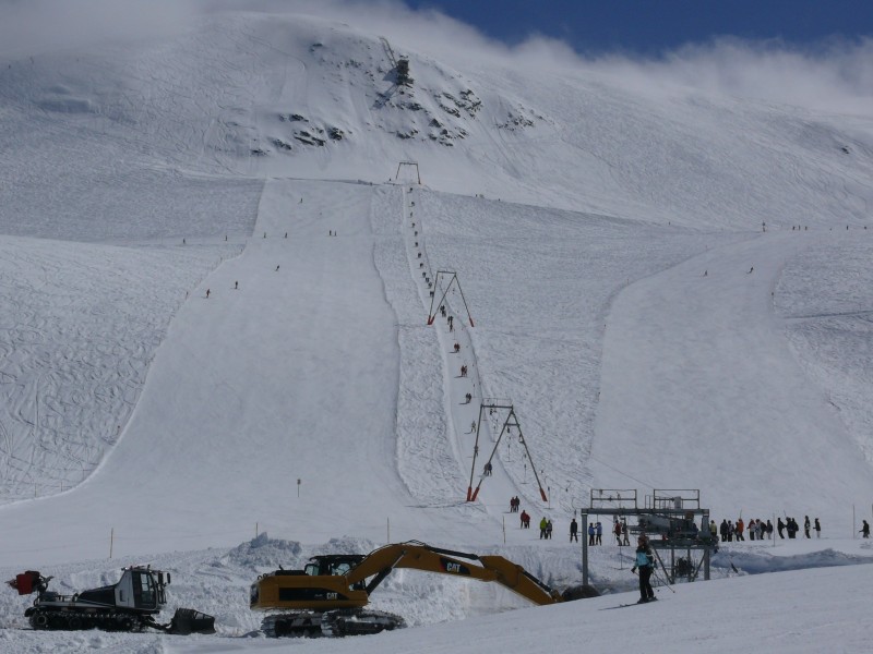 Schlepplift Allalingletscher 1, auch im Sommer geöffnet, April 2009