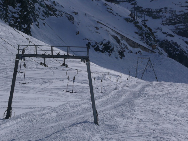 Schlepplift Egginer 1, dessen Ausstieg ein gutes Stück weiter nach unten verlegt wurde, April 2009