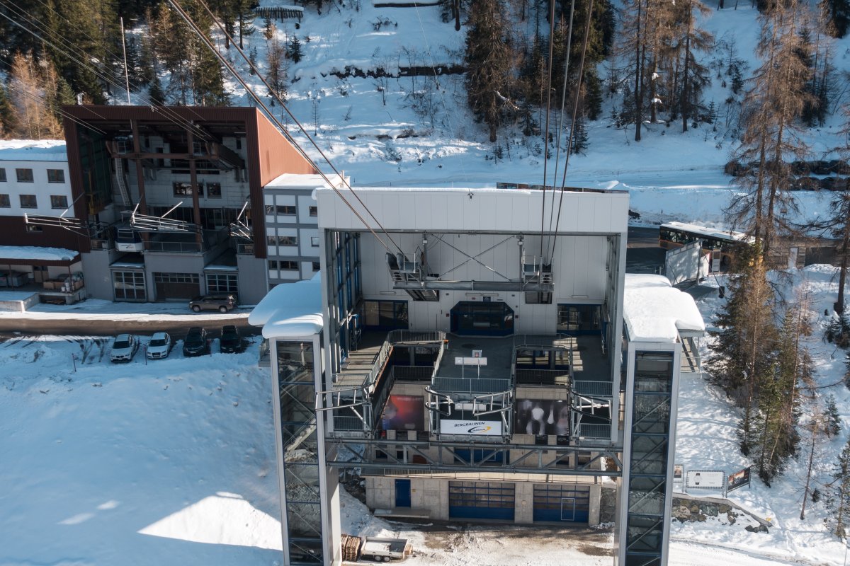 Talstationen der Luftseilbahnen Samnaun-Alp Trida Sattel, März 2021