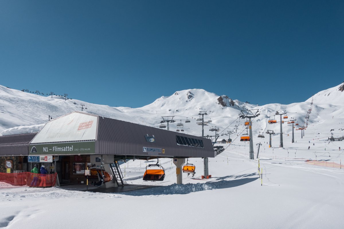 Talstation der Sesselbahn Alp Trida-Flimsattel, März 2021
