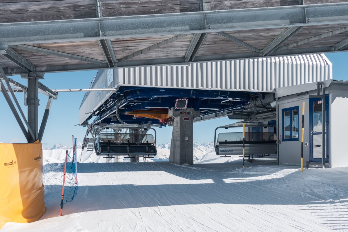 Bergstation der Sesselbahn Alp Trida-Blais Gronda, März 2021