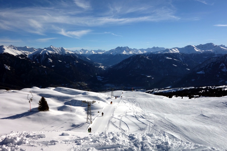 Schlepplift Alp Sarn mit Panorama auf das Domleschg, Dezember 2012