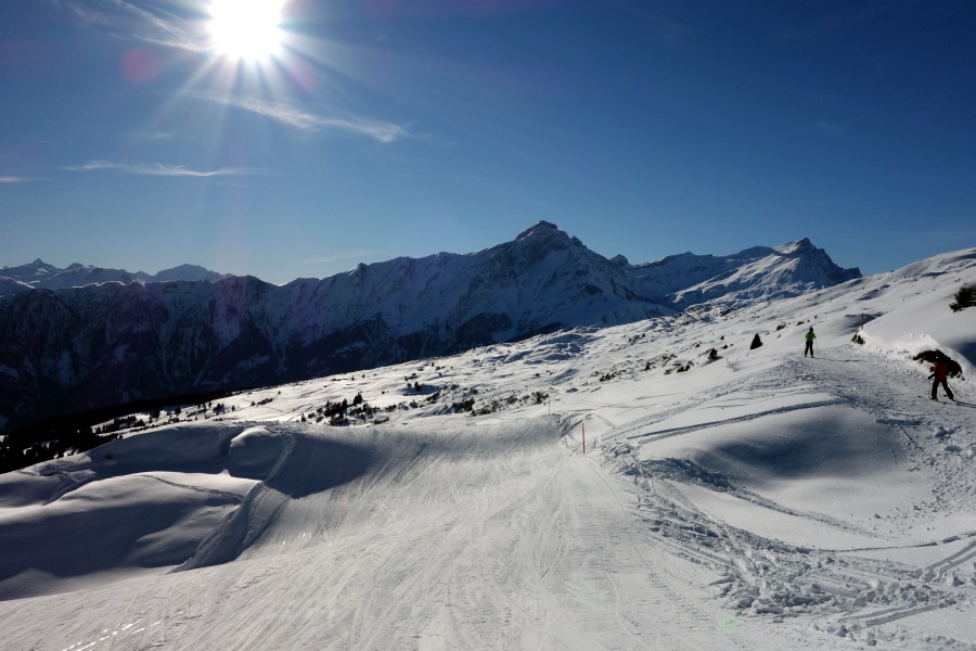 Herrlich kupierte Abfahrt am Schlepplift Alp Sarn, Dezember 2012