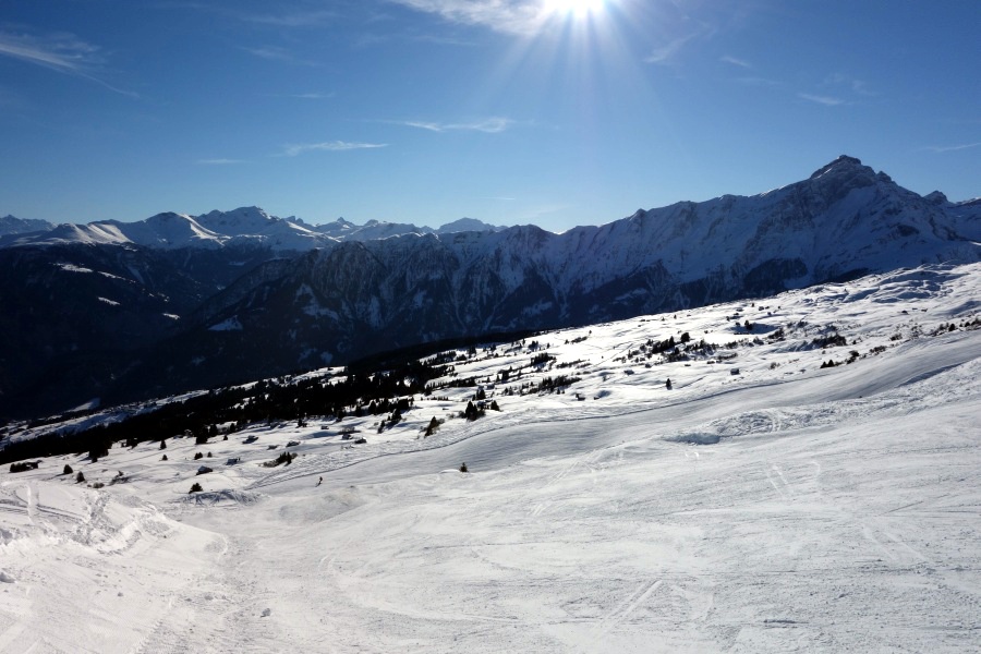 Weitläufiges Gelände am Schlepplift Alp Sarn, Dezember 2012