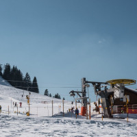 Talstation des Schlepplifts Engelstock, März 2022