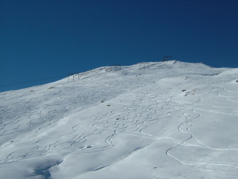 Verschneite Hänge am Piz Cartas, Dezember 2006
