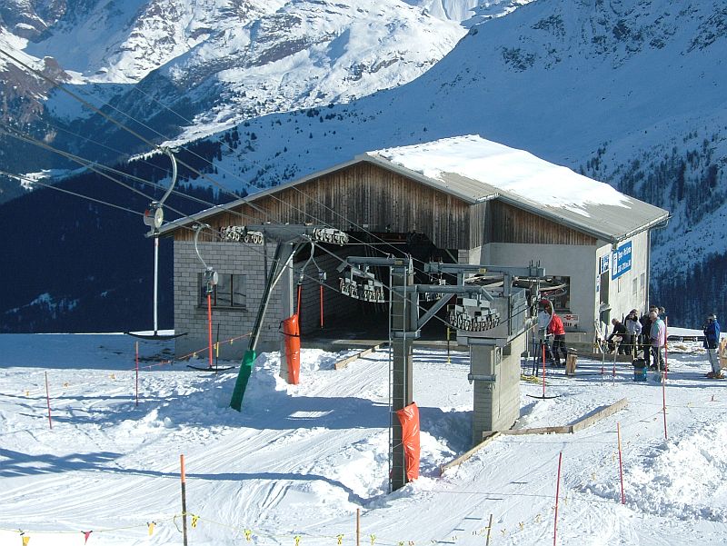 Talstationen der Schlepplifte Piz Cartas, Dezember 2006