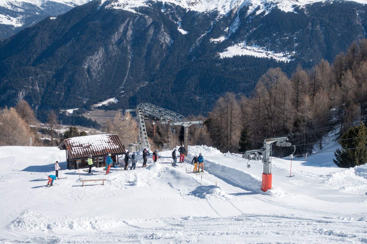 Talstation des Schlepplifts Mot Laritg-Piz Martegnas, März 2019