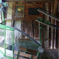 Kabine der Luftseilbahn Spiringen-Kipfen im typischen Schiffchen-Design, Juli 2008