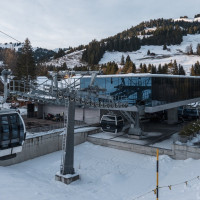 Talstation der Kabinenbahn Saanenmöser-Kleiner Saanenwald, Dezember 2022